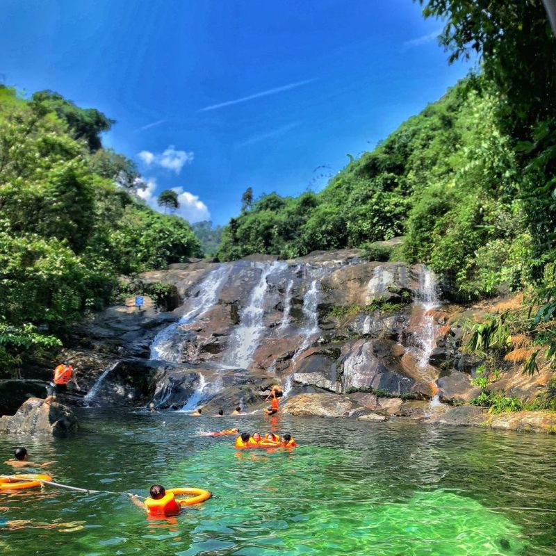 Suối thác Nhị Hồ tại Huế